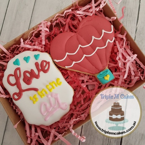 LOVE IS IN THE AIR - Valentine's Cookie Gift Box Set