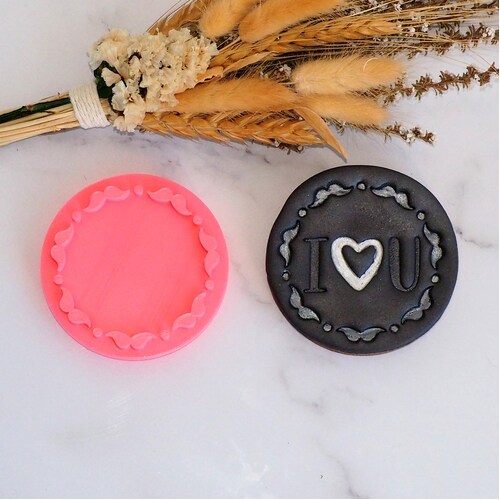 FONDANT EMBOSSER - Moustache Border